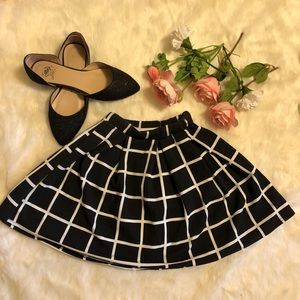 Boohoo Black & White Checkered Skirt NWOT